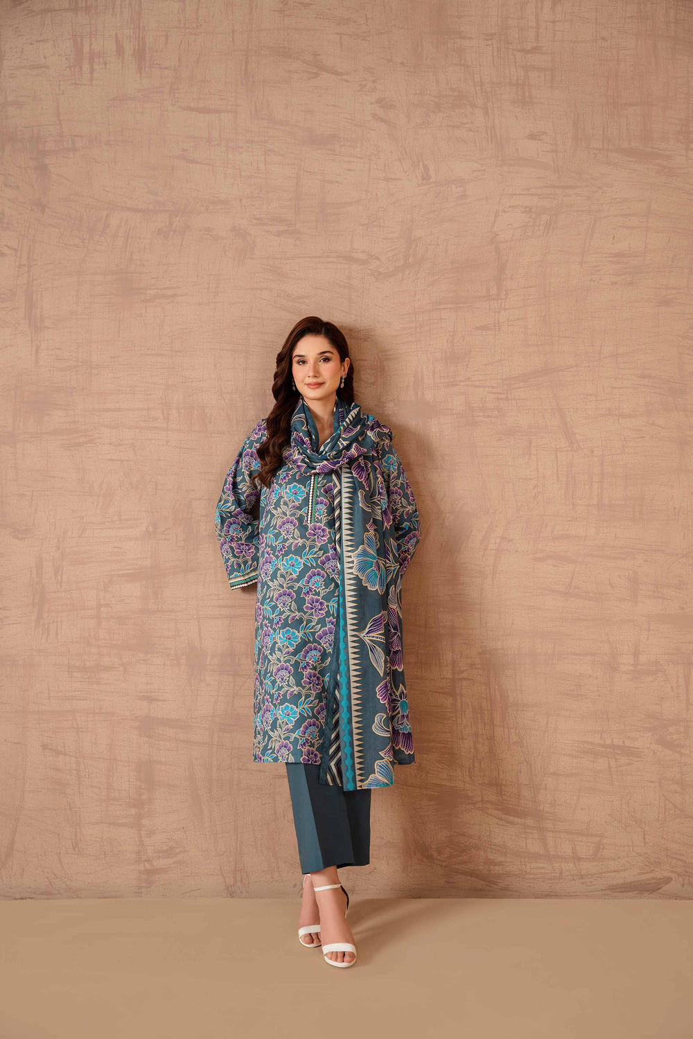 Nishat Linen 3-Piece unstitched Fine Khaddar Suit