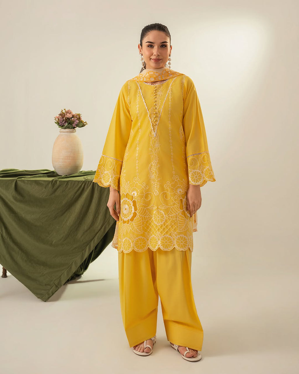 Emb150 - Lawn3pc