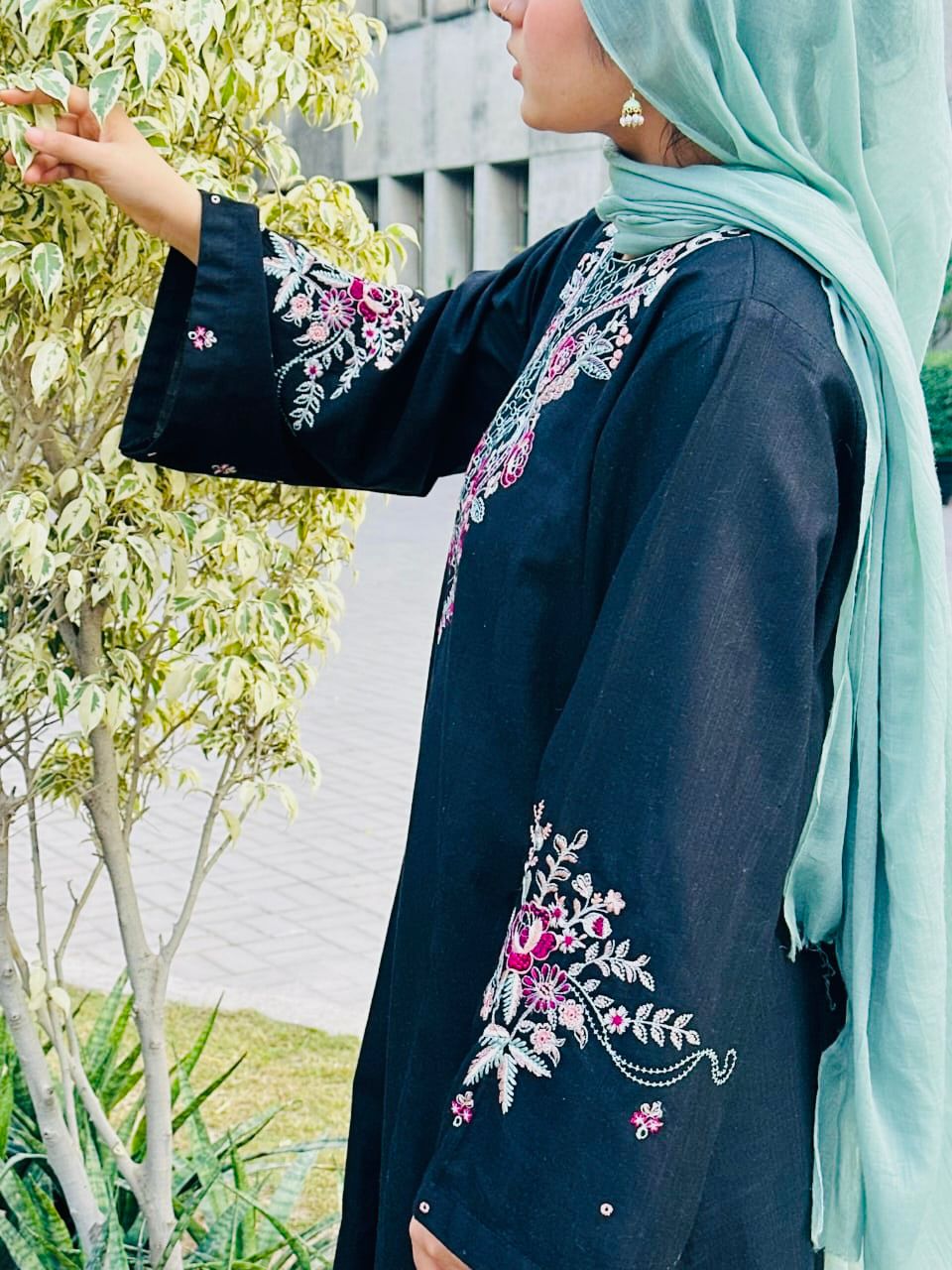 Amal's Black Embroidered Co-ord Set (Khaddar)